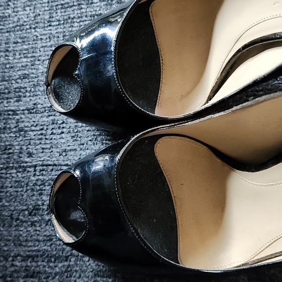 McQ Alexander Mcqueen Heart peep toe platform heels. Black with silver heel - Picture 8 of 16